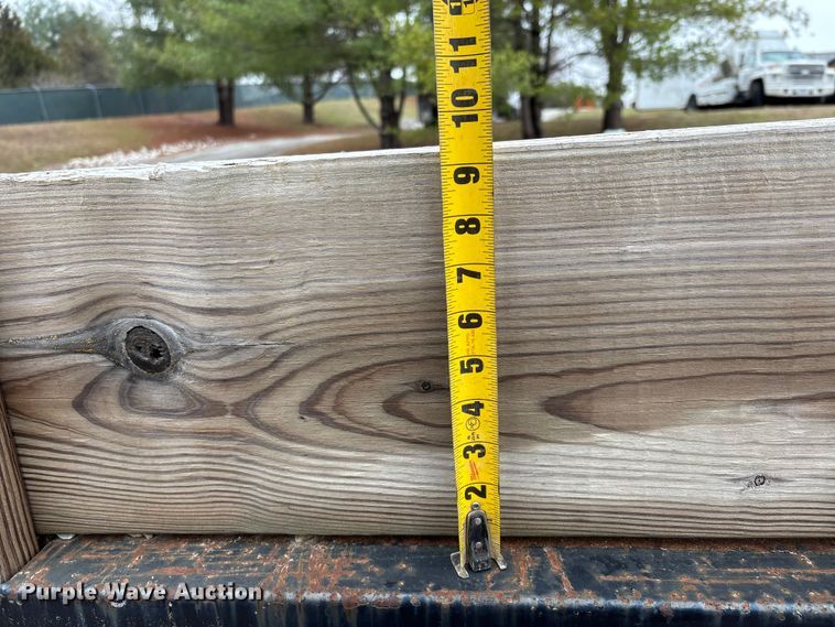 image for item DT0047 1996 International 4700 flatbed truck