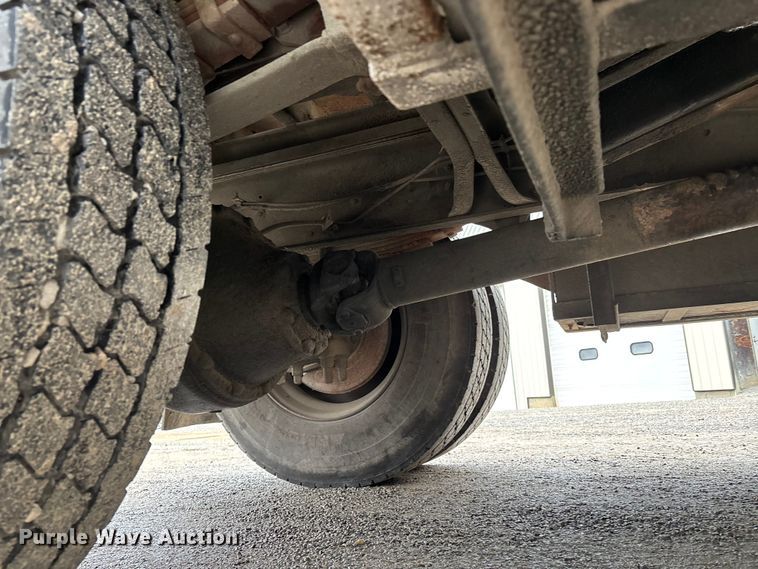 image for item DT0047 1996 International 4700 flatbed truck