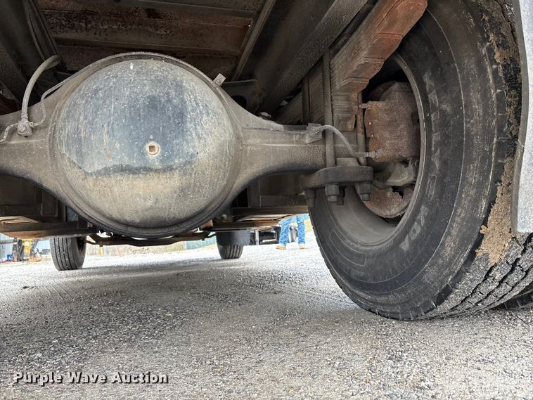 image for item DT0047 1996 International 4700 flatbed truck