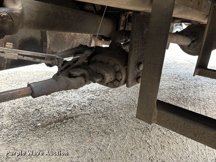 image for item DT0047 1996 International 4700 flatbed truck