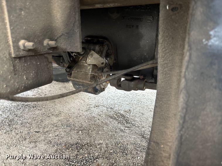 image for item DT0047 1996 International 4700 flatbed truck