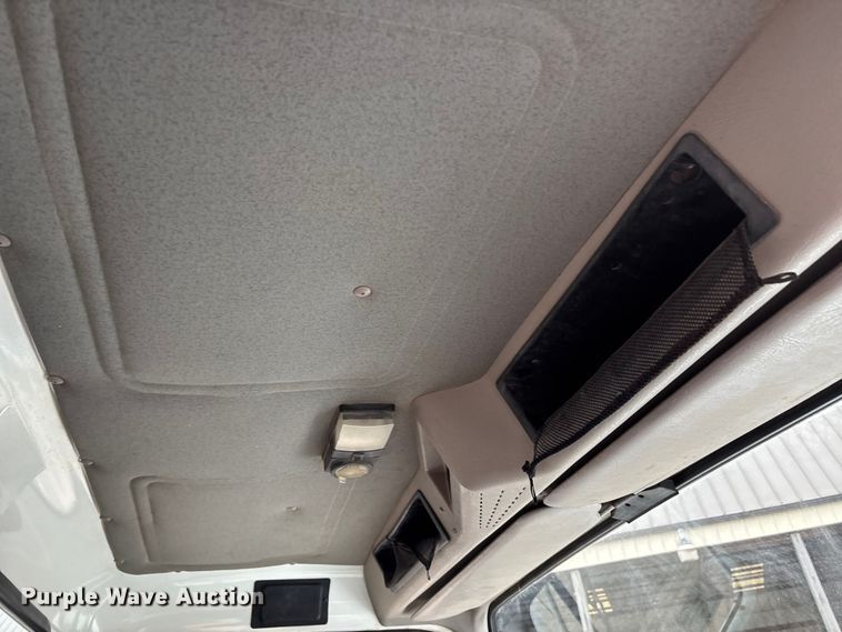 image for item DT0047 1996 International 4700 flatbed truck