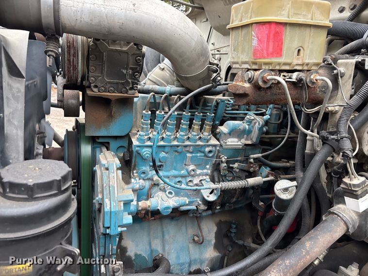 image for item DT0047 1996 International 4700 flatbed truck