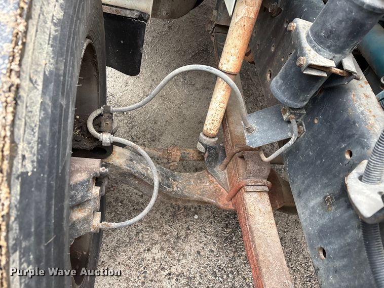 image for item DT0047 1996 International 4700 flatbed truck