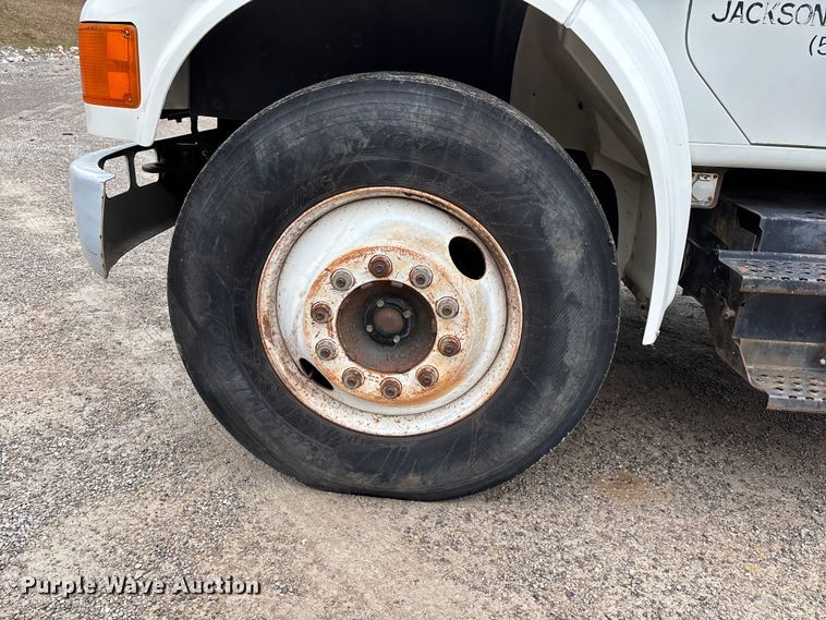 image for item DT0047 1996 International 4700 flatbed truck