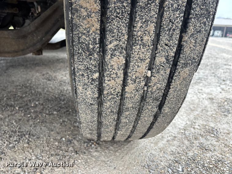 image for item DT0047 1996 International 4700 flatbed truck