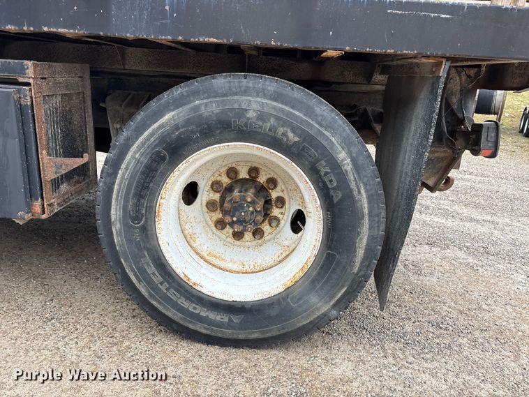 image for item DT0047 1996 International 4700 flatbed truck