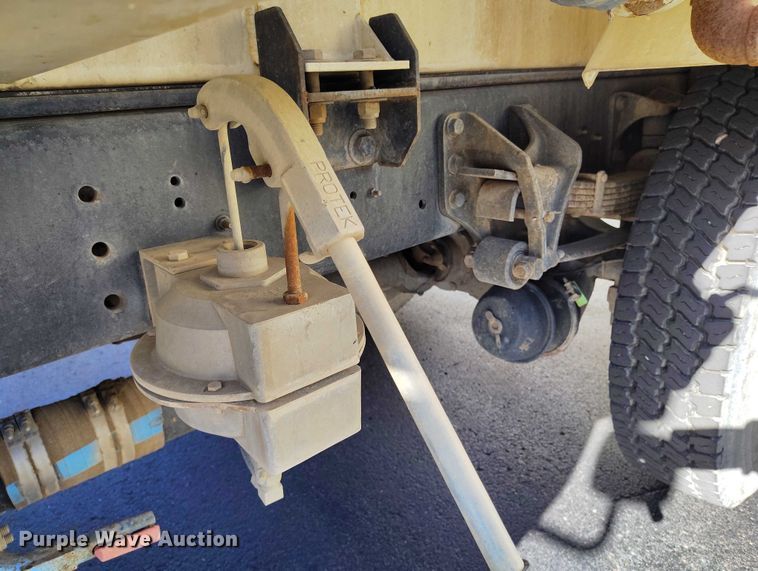 image for item DT0962 2007 International 4300 water truck