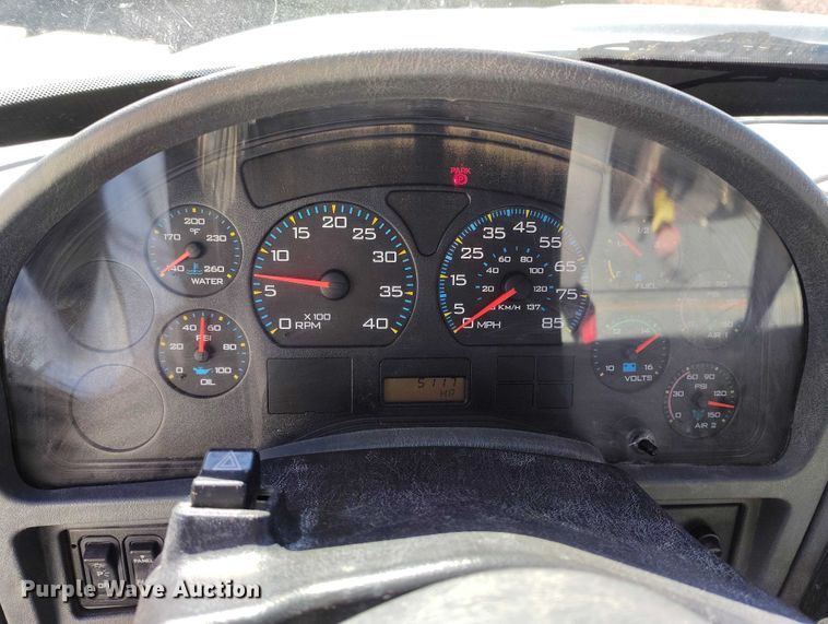 image for item DT0962 2007 International 4300 water truck