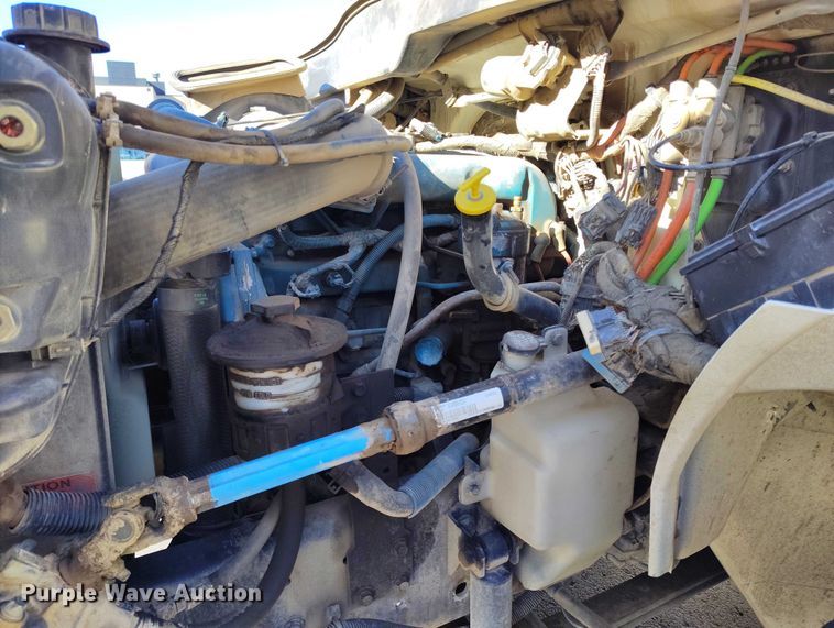 image for item DT0962 2007 International 4300 water truck