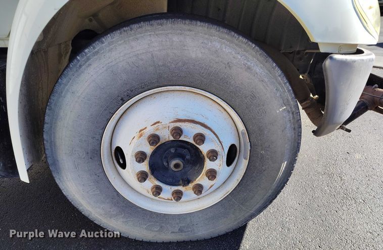 image for item DT0962 2007 International 4300 water truck