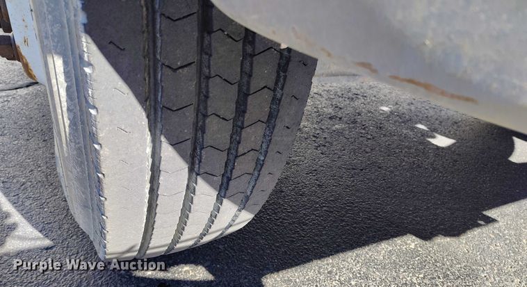 image for item DT0962 2007 International 4300 water truck