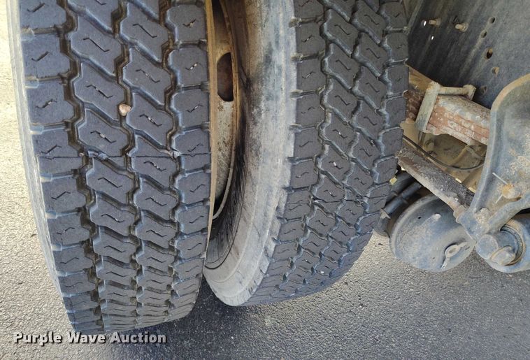 image for item DT0962 2007 International 4300 water truck