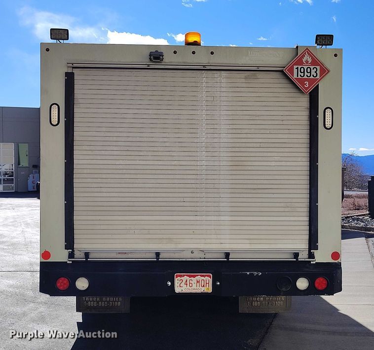 image for item DT0965 2007 Mack CTP713 fuel / lube truck