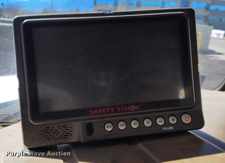 image for item DT0965 2007 Mack CTP713 fuel / lube truck