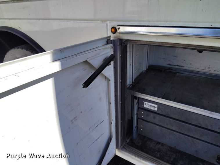 image for item DT0965 2007 Mack CTP713 fuel / lube truck