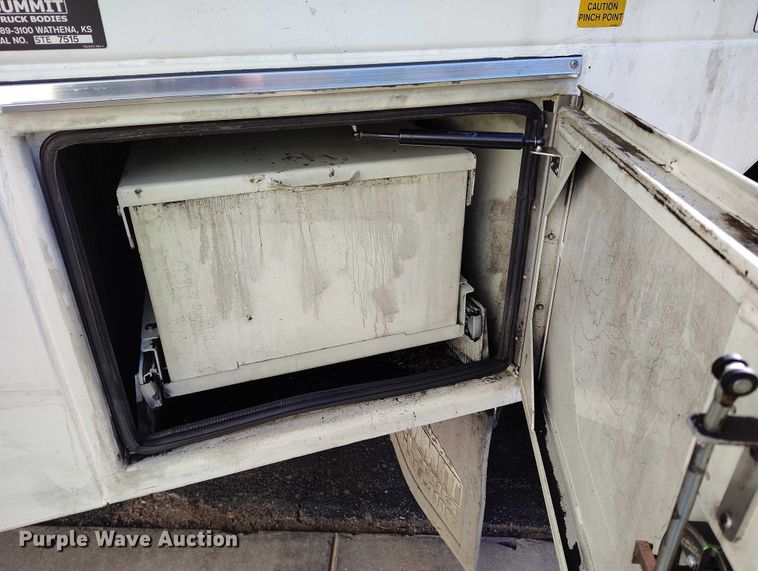 image for item DT0965 2007 Mack CTP713 fuel / lube truck