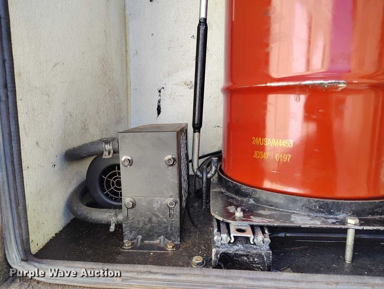 image for item DT0965 2007 Mack CTP713 fuel / lube truck