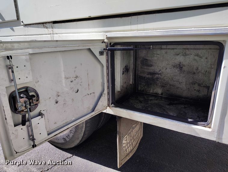 image for item DT0965 2007 Mack CTP713 fuel / lube truck