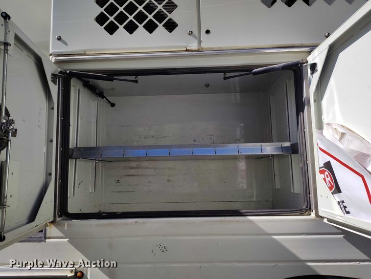 image for item DT0965 2007 Mack CTP713 fuel / lube truck