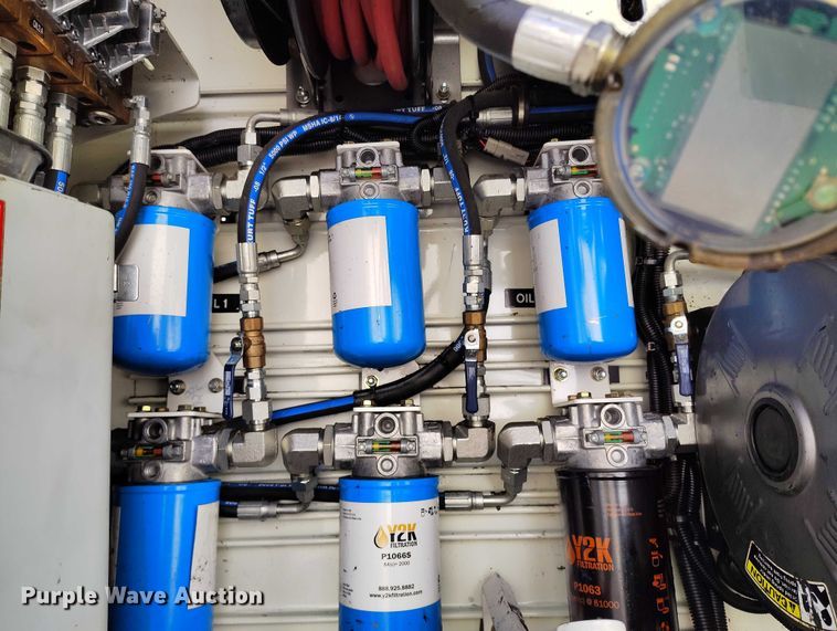 image for item DT0965 2007 Mack CTP713 fuel / lube truck