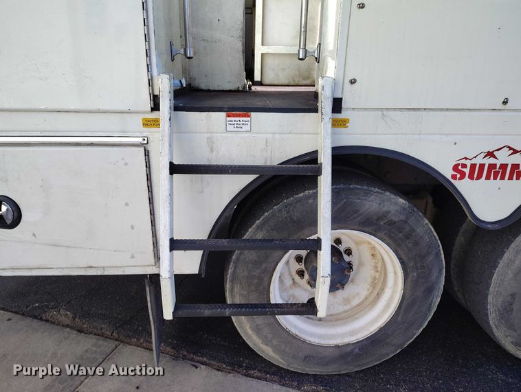 image for item DT0965 2007 Mack CTP713 fuel / lube truck