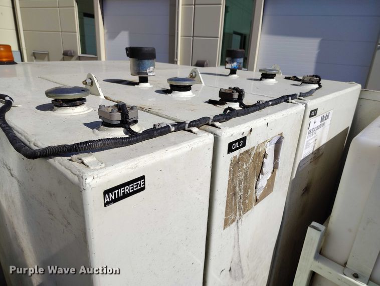 image for item DT0965 2007 Mack CTP713 fuel / lube truck