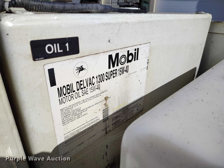 image for item DT0965 2007 Mack CTP713 fuel / lube truck