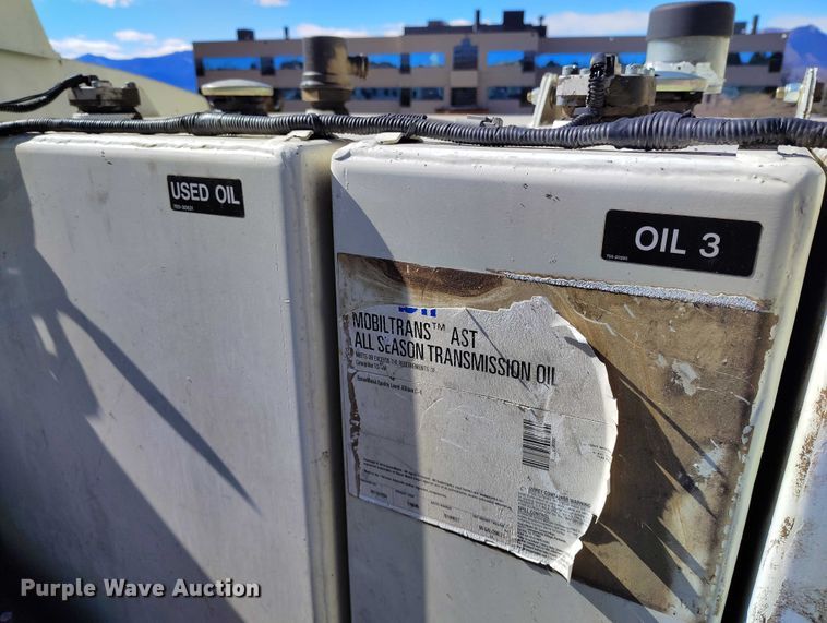 image for item DT0965 2007 Mack CTP713 fuel / lube truck