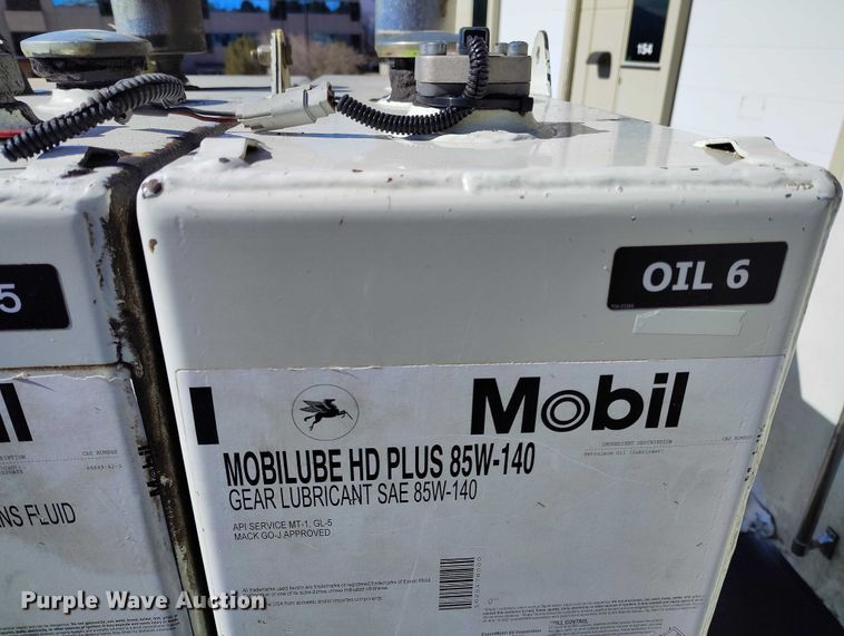 image for item DT0965 2007 Mack CTP713 fuel / lube truck