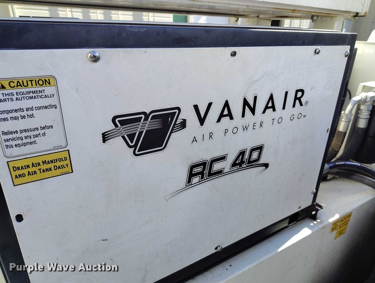 image for item DT0965 2007 Mack CTP713 fuel / lube truck