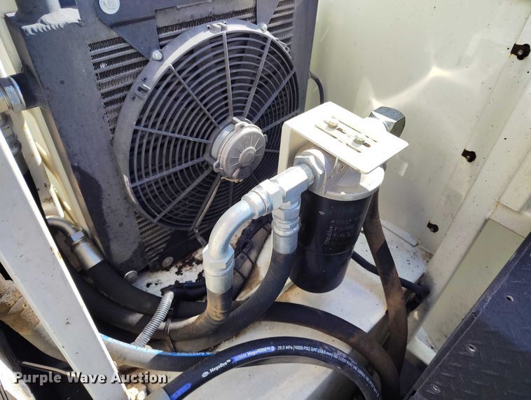 image for item DT0965 2007 Mack CTP713 fuel / lube truck