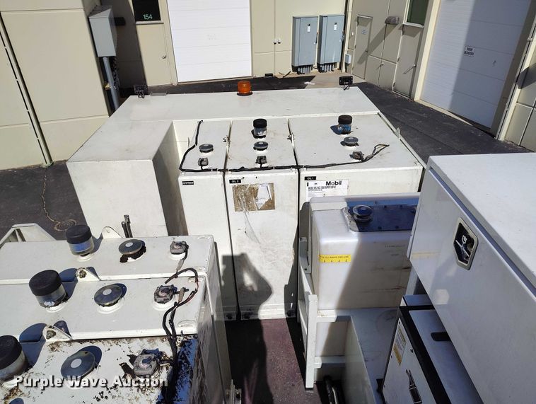 image for item DT0965 2007 Mack CTP713 fuel / lube truck