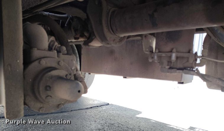 image for item DT0965 2007 Mack CTP713 fuel / lube truck