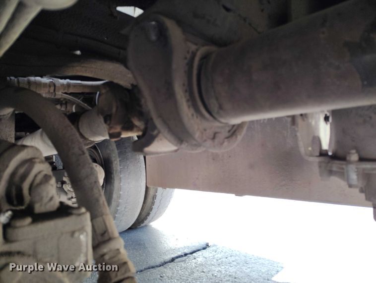 image for item DT0965 2007 Mack CTP713 fuel / lube truck