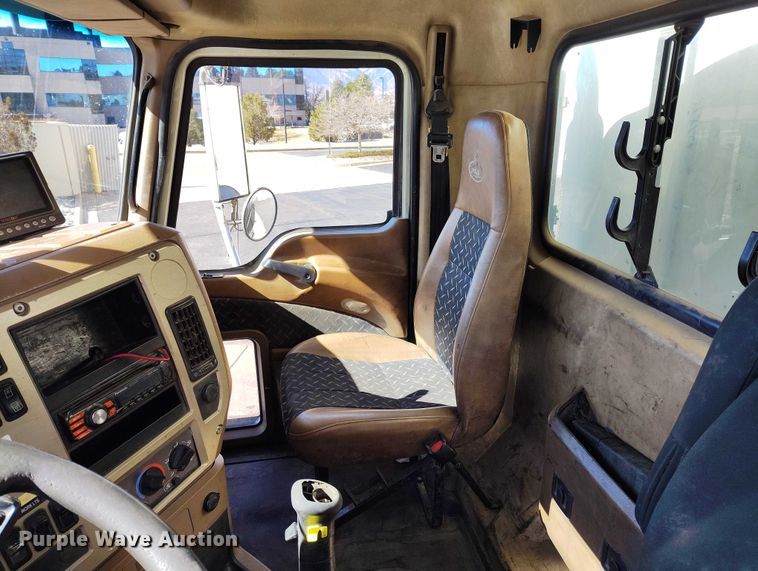 image for item DT0965 2007 Mack CTP713 fuel / lube truck