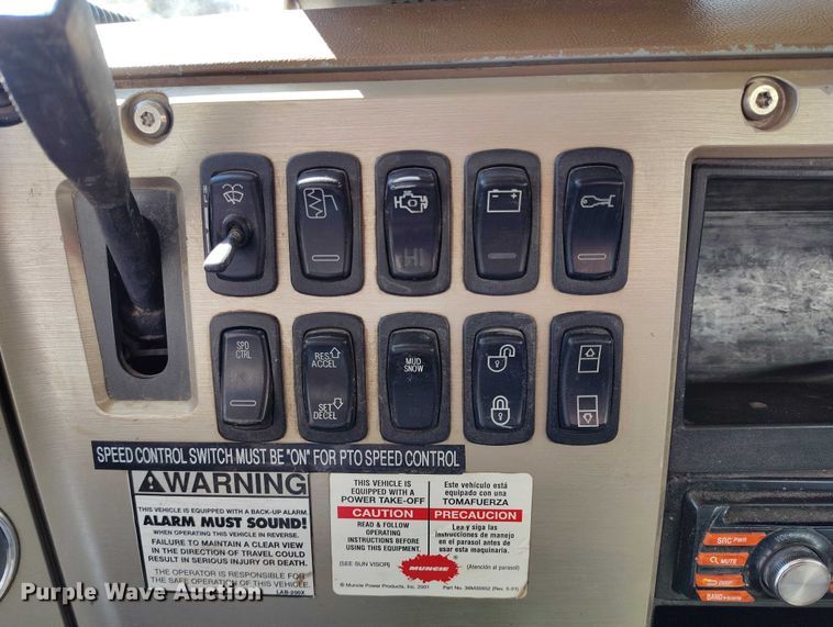 image for item DT0965 2007 Mack CTP713 fuel / lube truck