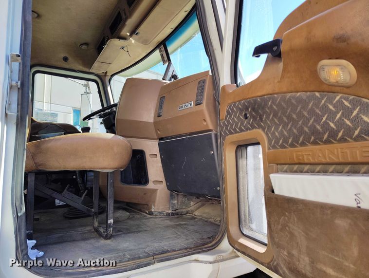 image for item DT0965 2007 Mack CTP713 fuel / lube truck