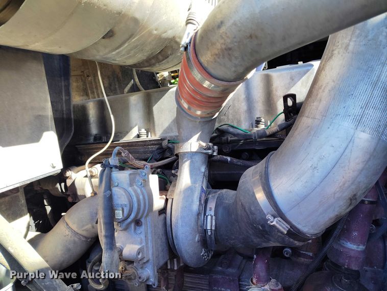 image for item DT0965 2007 Mack CTP713 fuel / lube truck