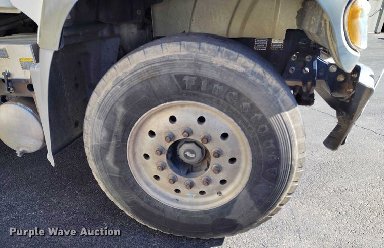 image for item DT0965 2007 Mack CTP713 fuel / lube truck