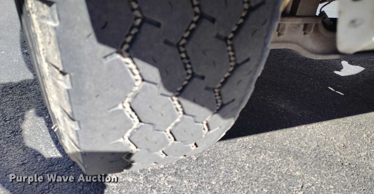 image for item DT0965 2007 Mack CTP713 fuel / lube truck