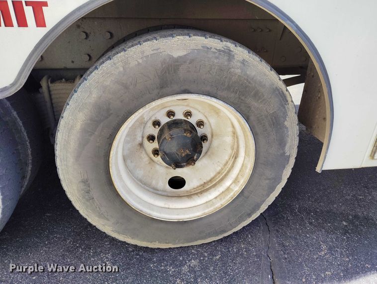 image for item DT0965 2007 Mack CTP713 fuel / lube truck