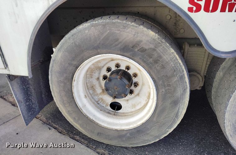 image for item DT0965 2007 Mack CTP713 fuel / lube truck