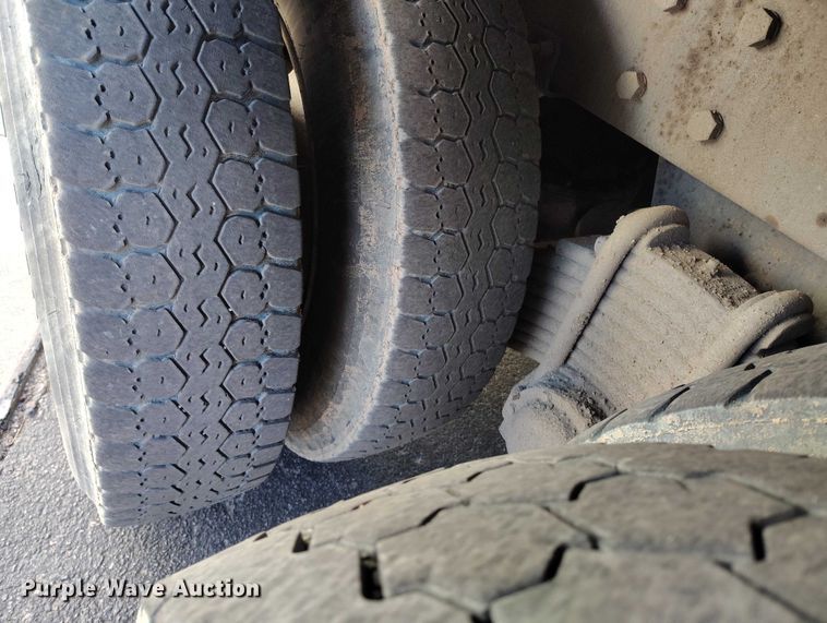 image for item DT0965 2007 Mack CTP713 fuel / lube truck