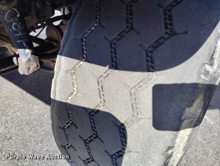 image for item DT0965 2007 Mack CTP713 fuel / lube truck