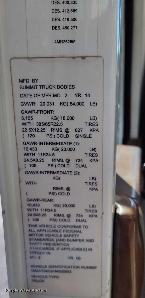 image for item DT0965 2007 Mack CTP713 fuel / lube truck