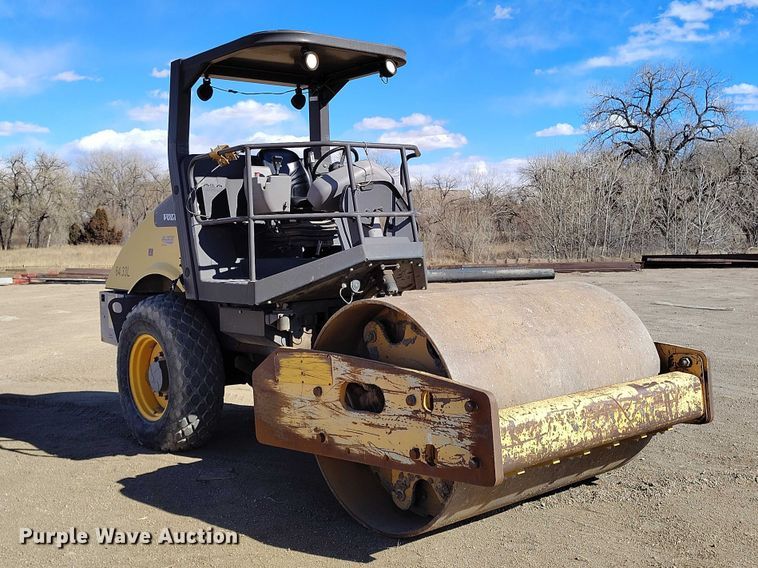 image for item DT0968 2012 Volvo SD70D single drum vibratory roller