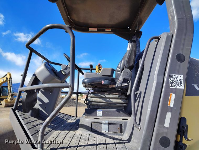 image for item DT0968 2012 Volvo SD70D single drum vibratory roller