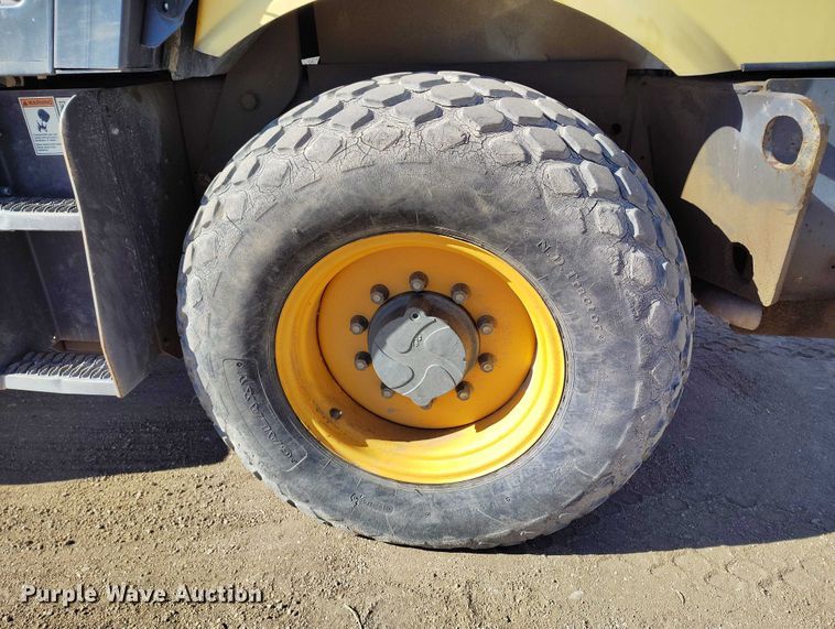 image for item DT0968 2012 Volvo SD70D single drum vibratory roller