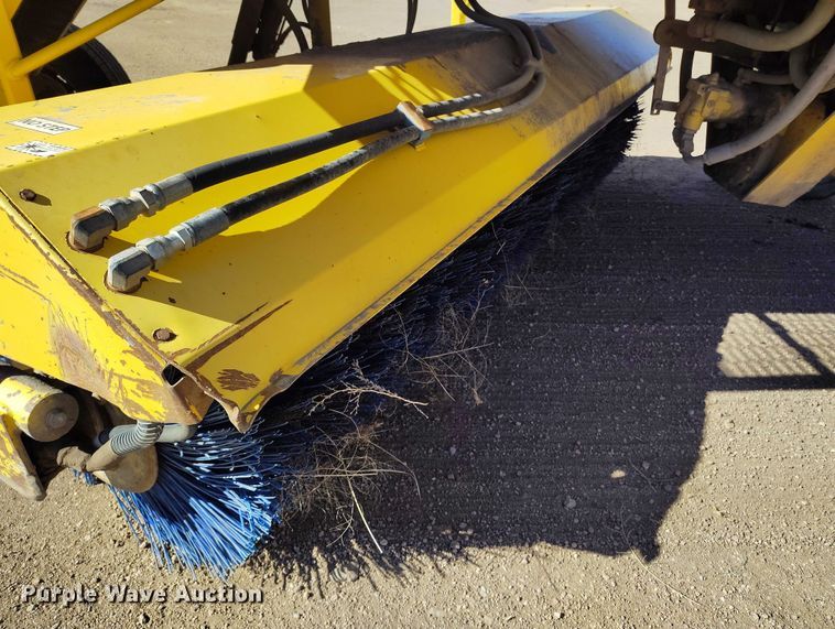 image for item DT0970 Superior DT80-CT broom